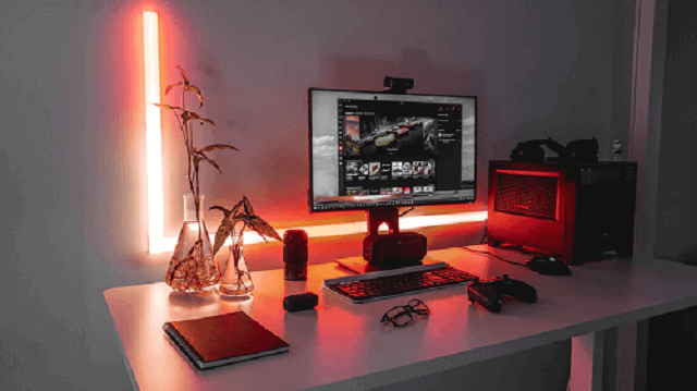 10 Ways to Turn Your Room Into A Functional Man Cave Office - Man Cave computer set up